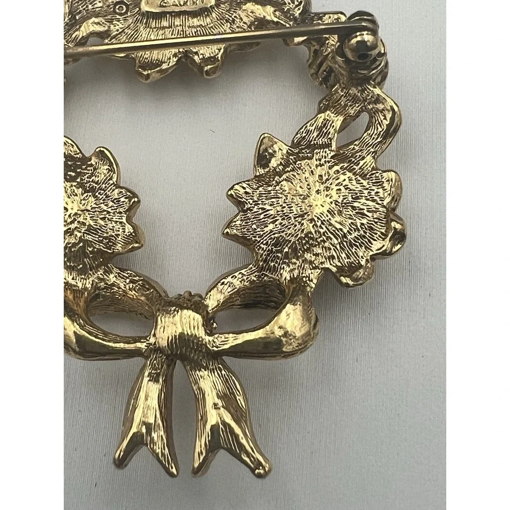 Vintage GAVIN Gold Wreath Brooch Faux Pearl Ruby Rhinestone Bow Size 1.75